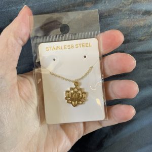 Pendentif lotus doré, acier inox